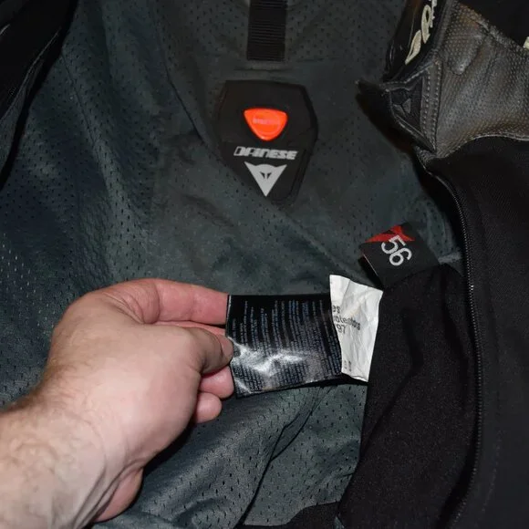 Dainese leather motorcycle suit size US46 - Euro56 - Picture 16 of 16